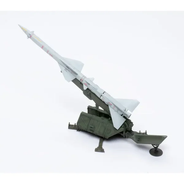 1/72 Fırlatıcı kabinli SAM-2 yüzeyden havaya füze maketi, HobbyBoss 82933 - Görsel 2