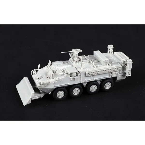 1/72 M1132 Stryker mühendislik ekibi w/SOB APC Aracı maketi, Trumpeter 07456 - Görsel 2