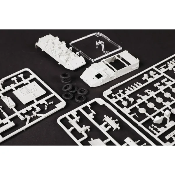 1/72 M1132 Stryker mühendislik ekibi w/SOB APC Aracı maketi, Trumpeter 07456 - Görsel 4