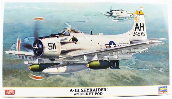 1/72 A-1H Skyraider w/ Rocket pod limited edition maketi