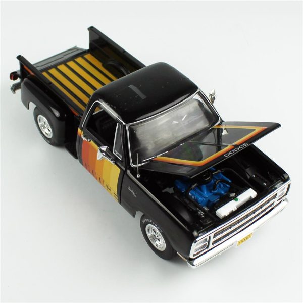 AutoWorld AW291, 1/18 1980 Dodge D150 Pick-M-Up Utiline Diecast Kamyonet - Görsel 4