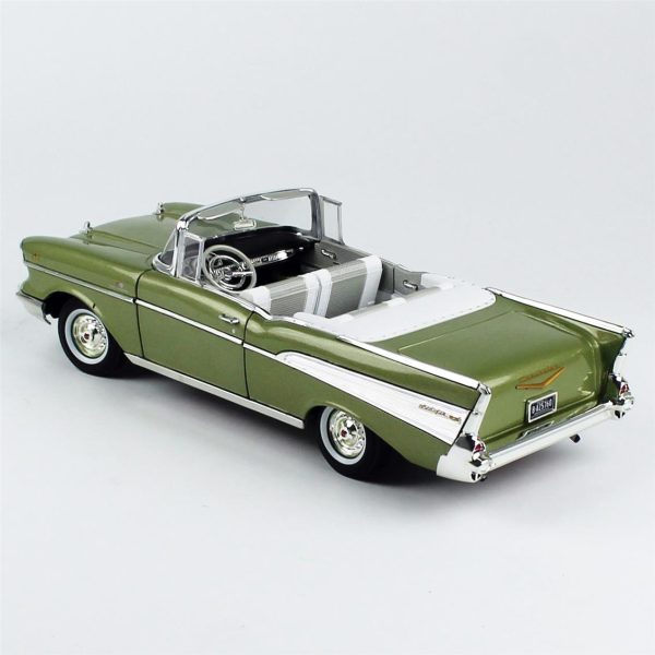 AutoWorld AW306, 1/18 1957 Chevrolet Bel Air Convertible Diecast Araba - Görsel 3