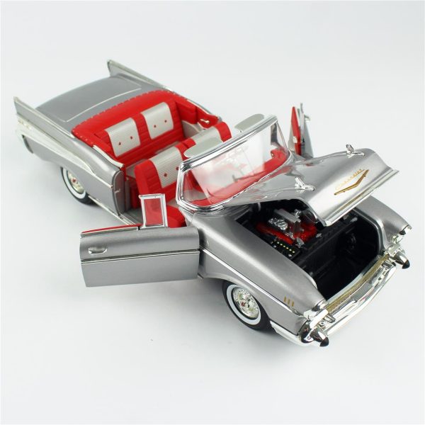 AutoWorld AW307, 1/18 1957 Chevrolet Bel Air Convertible Diecast Araba - Görsel 4