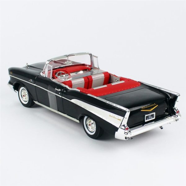 AutoWorld AWSS134, 1/18 1957 Chevrolet Bel Air Convertible (James Bond 007 Dr.No) Diecast Araba - Görsel 3