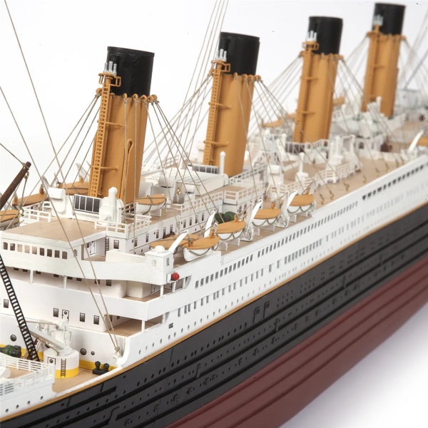 Occre 14009, 1/300 90 cm. RMS Titanic ahşap gemi maketi - Görsel 4