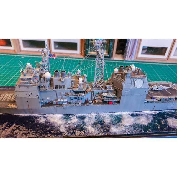 Dragon 1003, 1/350 USS Ticonderoga CG-47 Güdümlü Füze Kruvazörü Maketi - Görsel 3