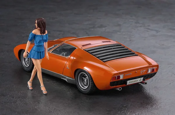 Hasegawa 20423, 1/24 Lamborghini Miura P400 SV ve İtalyan Kız Figürü Plastik Maketi - Görsel 3