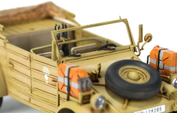 Meng VS015, 1/35 German Pkw.K1 Kübelwagen Type 82 (North Africa) Plastik Maketi - Görsel 4