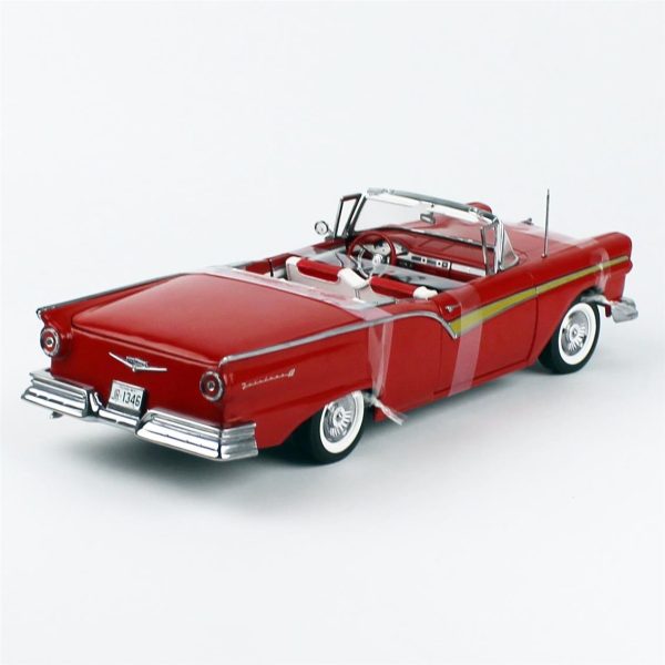 1/18 1957 Ford Fairlane 500 Skyliner Alev Kırmızısı Diecast, Sunstar 1347 - Görsel 4