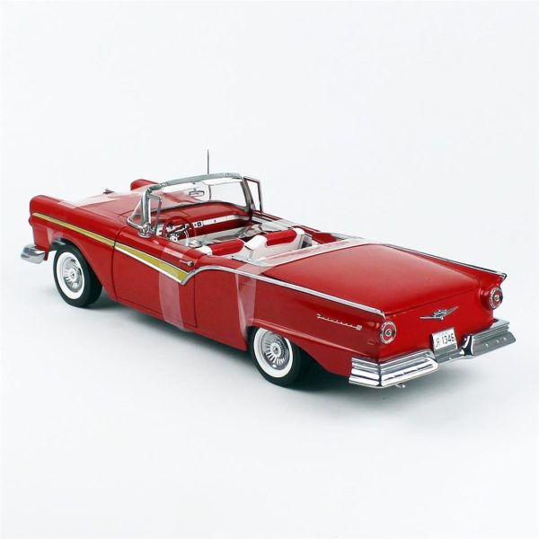 1/18 1957 Ford Fairlane 500 Skyliner Alev Kırmızısı Diecast, Sunstar 1347 - Görsel 3
