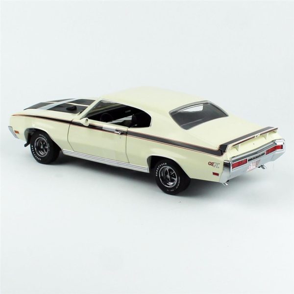 1/18 1970 Buick GSX Beyaz Diecast, Sunstar 5701 - Görsel 3