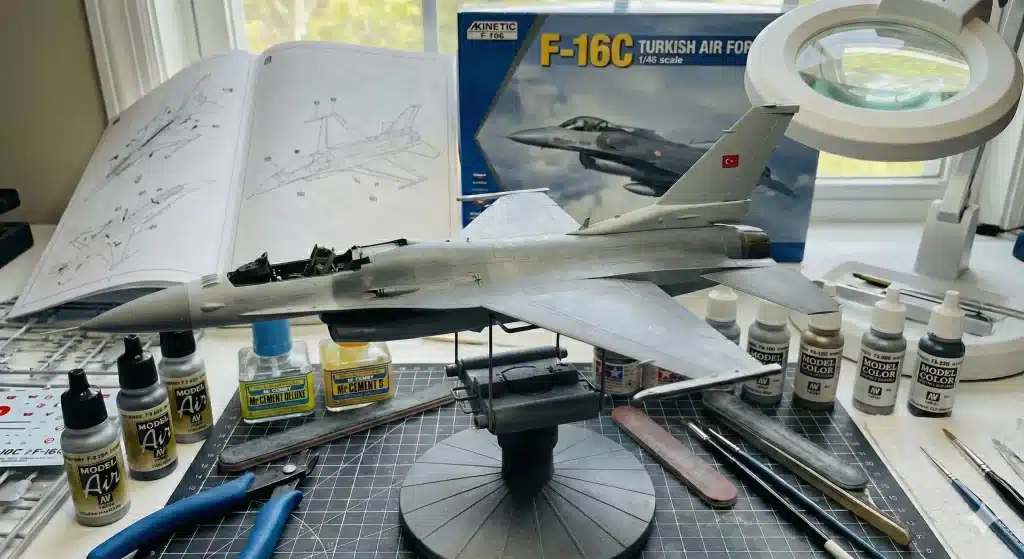 F-16 maket uçak yapımı bitmiş hali