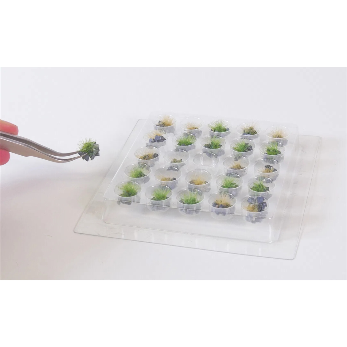 25 Adet Taşlı Çimen Kümeleri-B Diorama Malzemesi