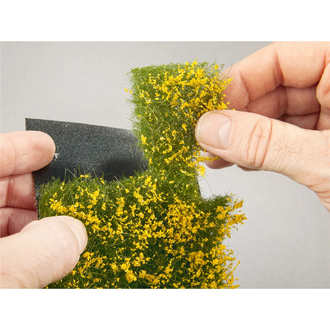 Noch 7256, Beyaz Çiçekli Çayır Yeşili 12x18 cm. Yer Örtücü Folyaj Diorama Malzemesi - Görsel 3