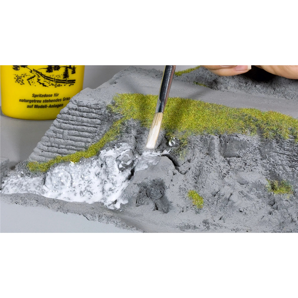 Beyaz Çiçekli Çayır Yeşili 12x18 cm. Yer Örtücü Folyaj Diorama Malzemesi